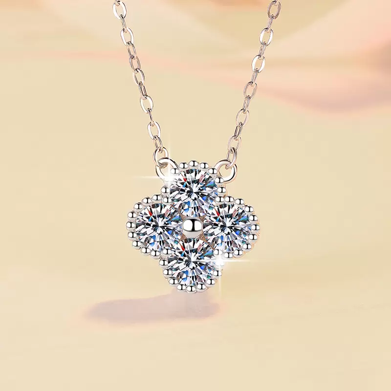 925 Sterling Silver Pendant Necklace with 4pcs 5mm 0.5CT D Color Moissanite
